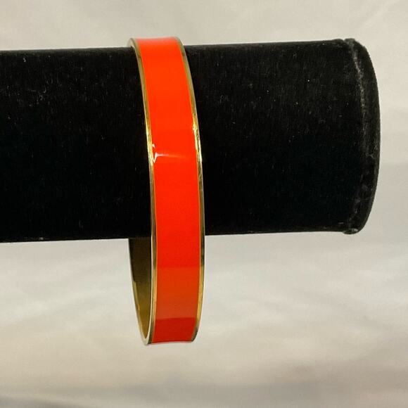 KATE SPADE NEW YORK GOLD TONE ORANGE CRUSH ENAMEL BANGLE BRACELET 3” - Picture 3 of 8